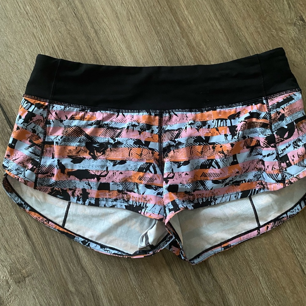 Lululemon Speed Up 2.5” short - size 6